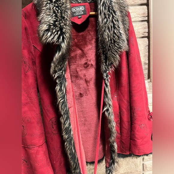 Novelty vintage red suede jacket with faux fur lining and patterning. - Picture 3 of 5